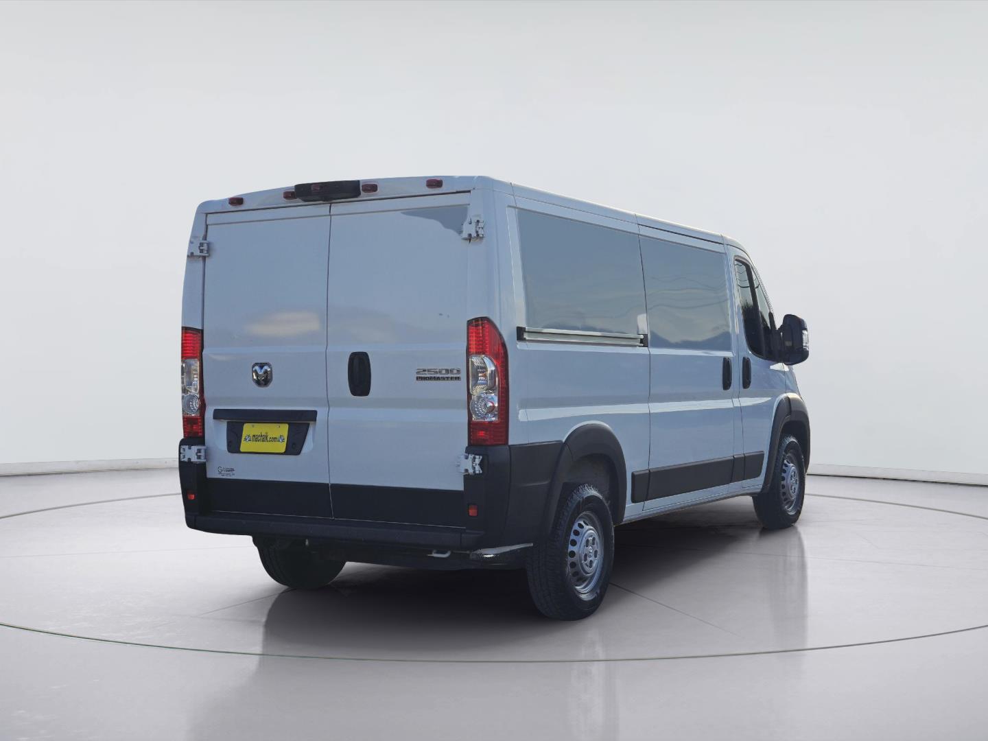 2025 Ram ProMaster Cargo Van photo 4 of 35