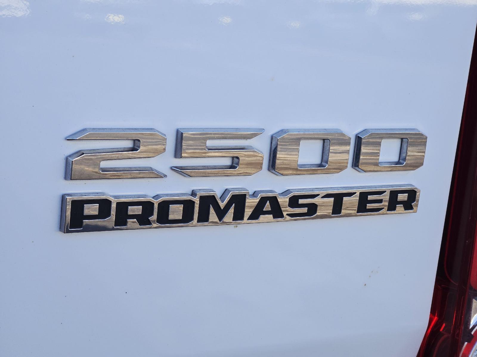 2025 Ram ProMaster Cargo Van photo 10 of 35