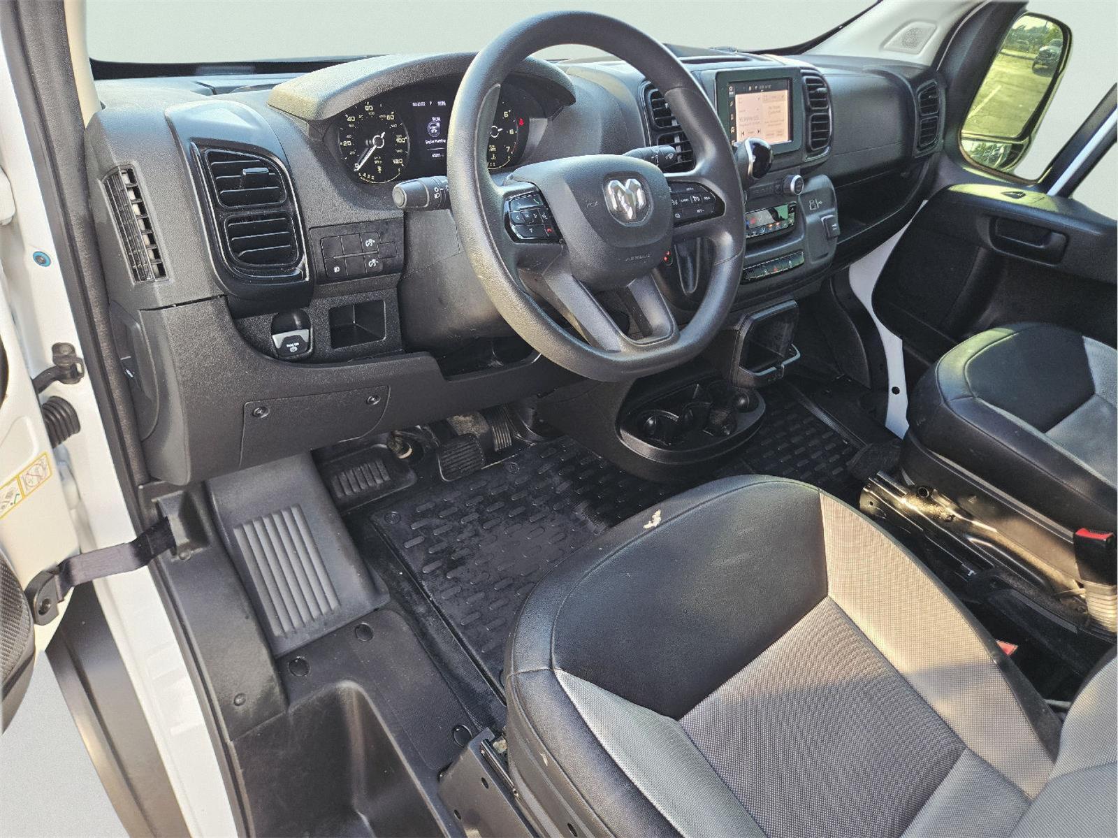 2025 Ram ProMaster Cargo Van photo 11 of 35