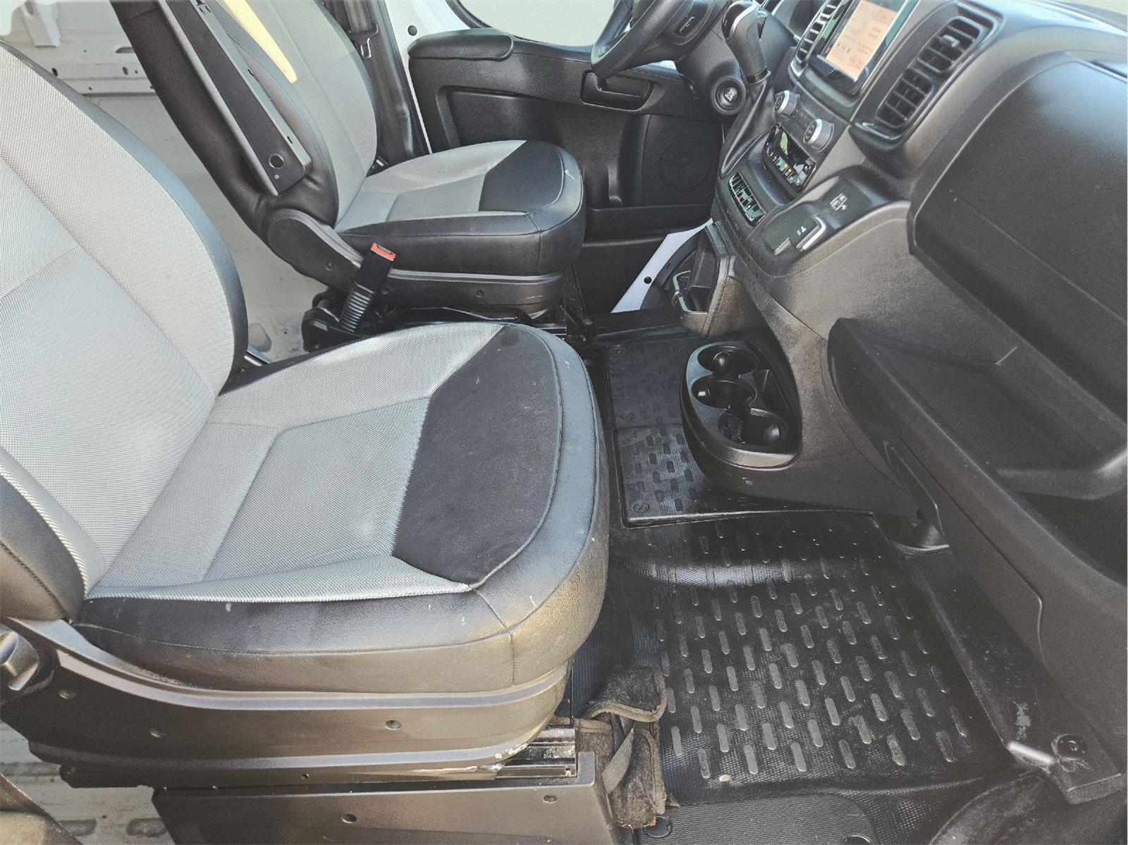 2025 Ram ProMaster Cargo Van photo 17 of 35