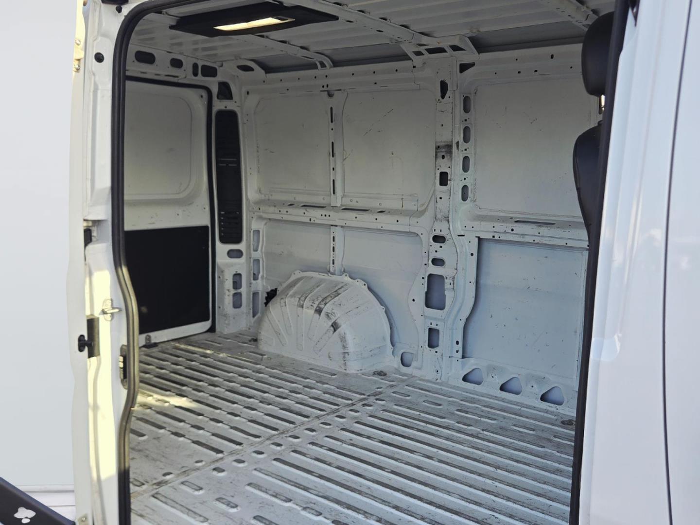 2025 Ram ProMaster Cargo Van photo 20 of 35