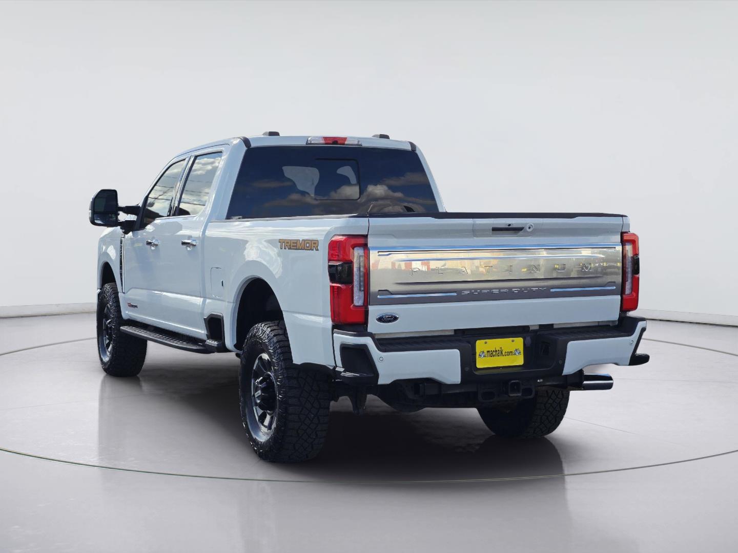 2024 Ford Super Duty F-250 photo 6 of 36