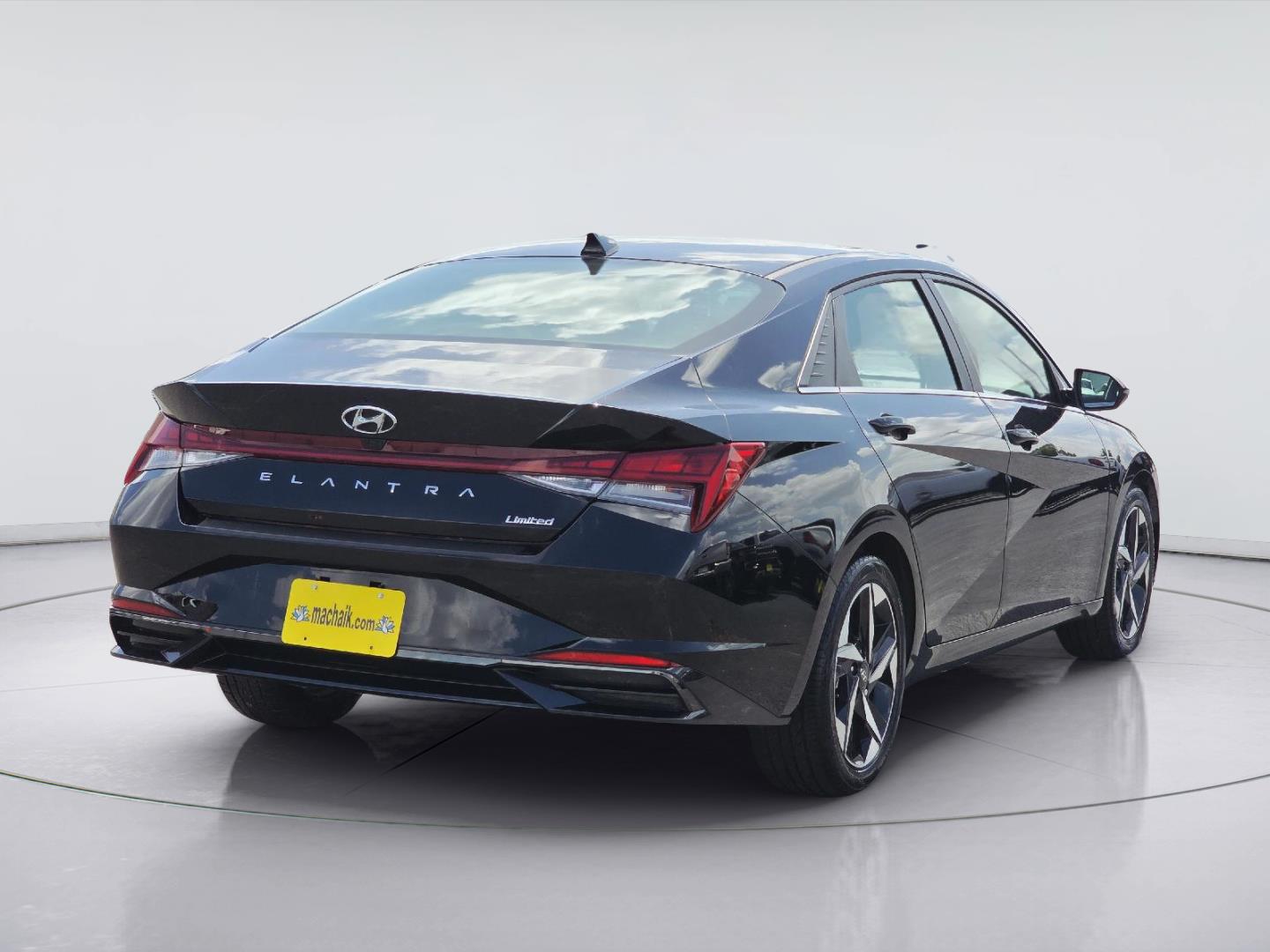 2023 Hyundai Elantra photo 5 of 38