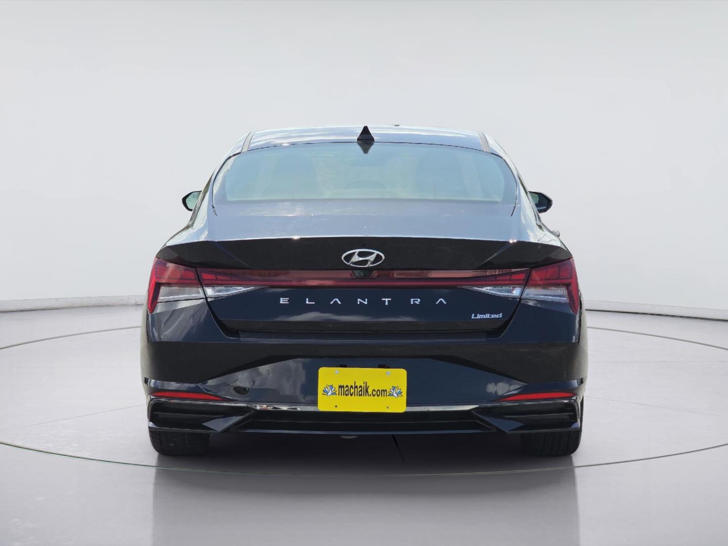 2023 Hyundai Elantra photo 6 of 38
