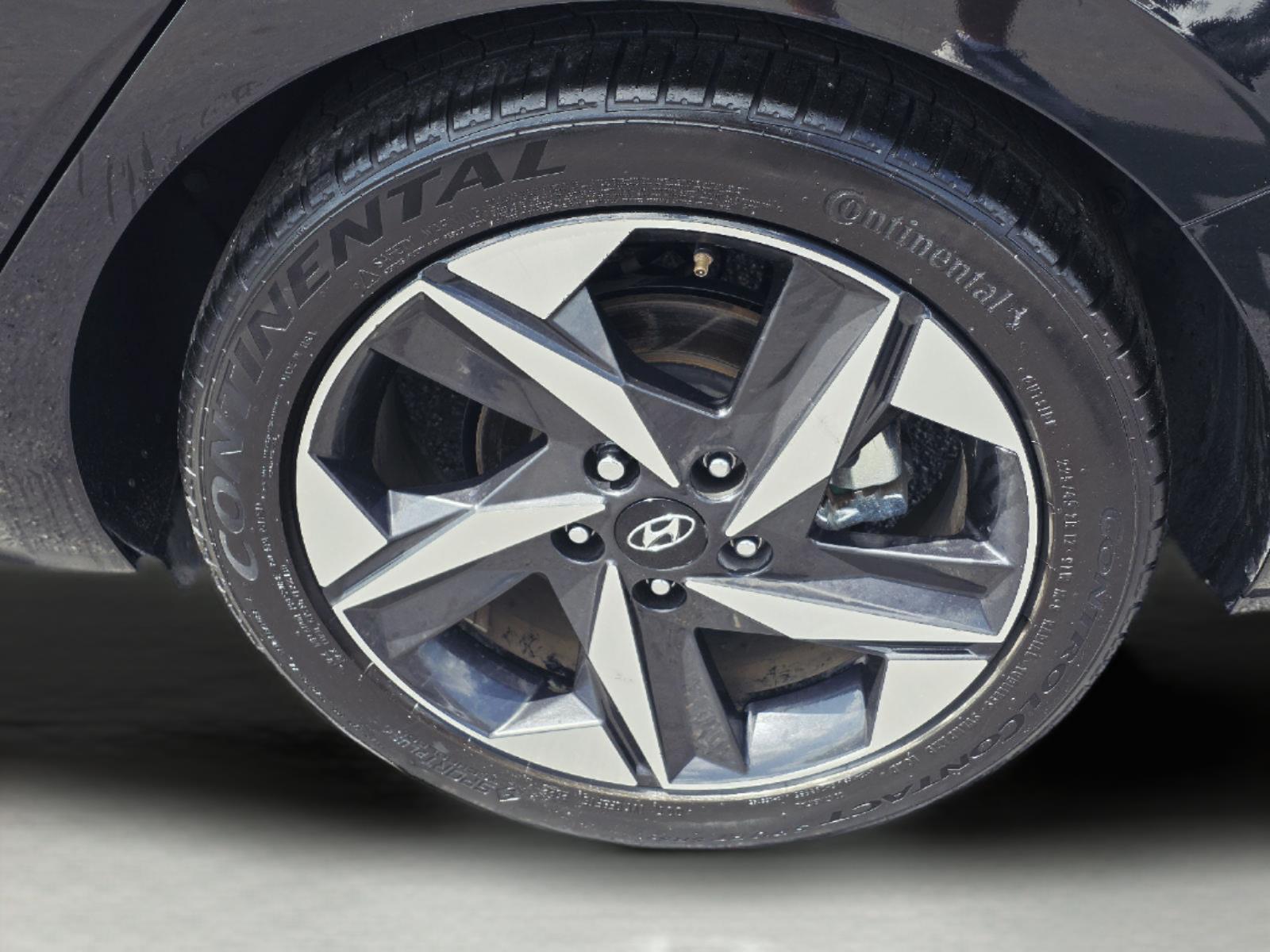 2023 Hyundai Elantra photo 8 of 38