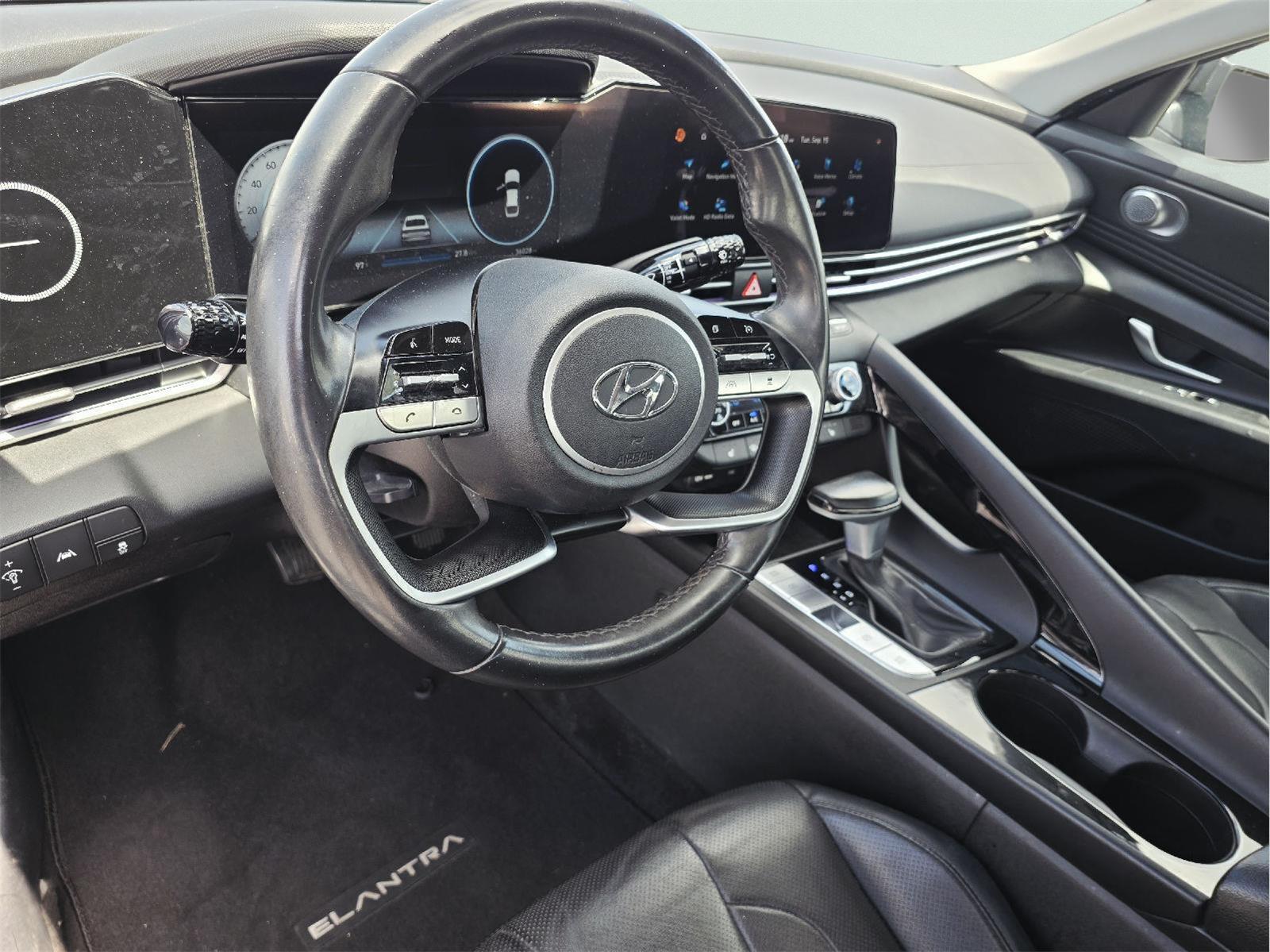 2023 Hyundai Elantra photo 10 of 38
