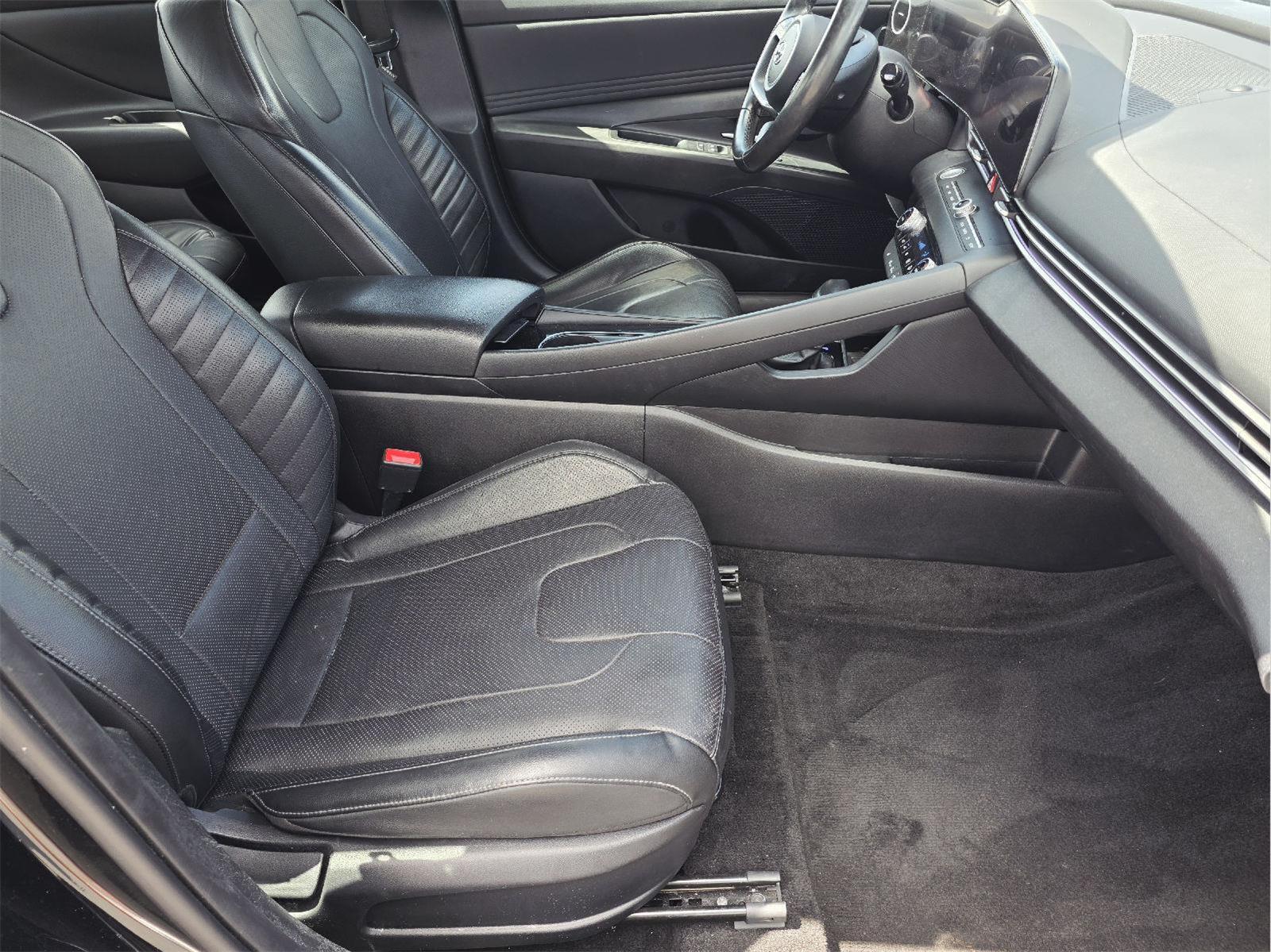 2023 Hyundai Elantra photo 14 of 38