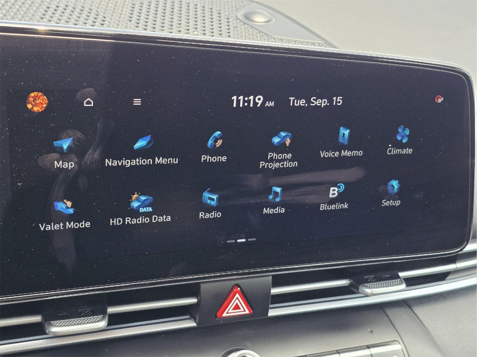 2023 Hyundai Elantra photo 23 of 38