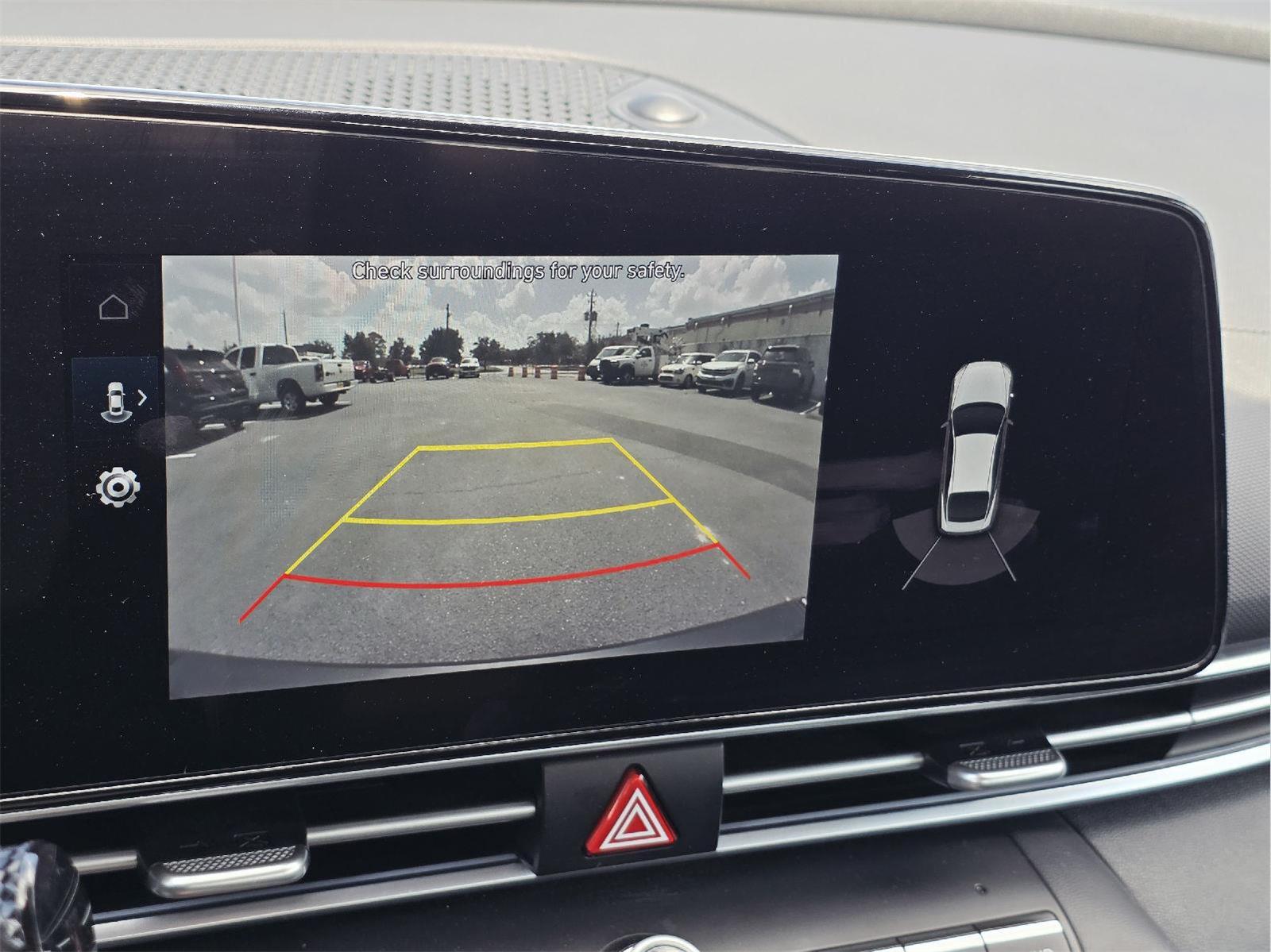 2023 Hyundai Elantra photo 25 of 38