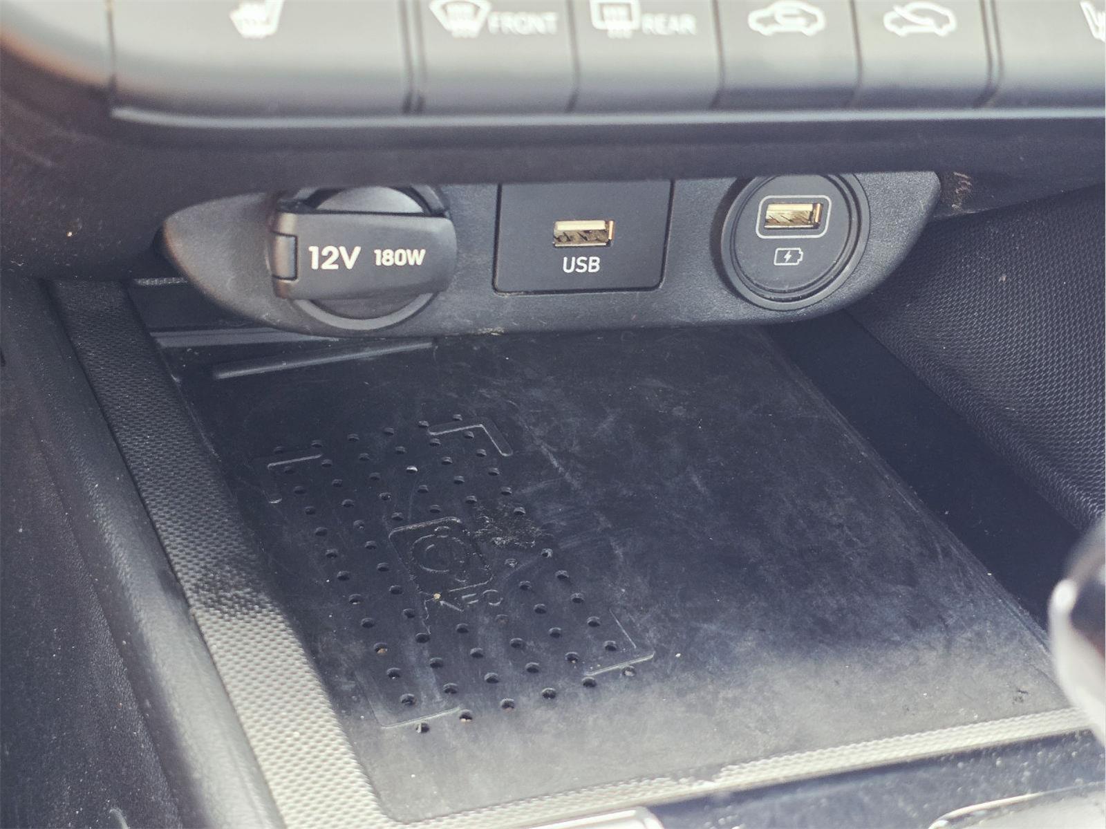 2023 Hyundai Elantra photo 28 of 38