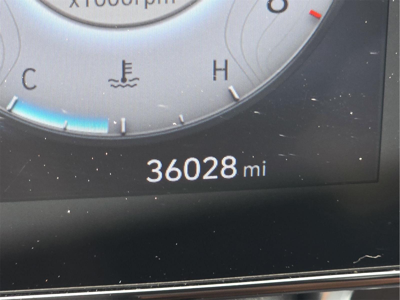 2023 Hyundai Elantra photo 37 of 38