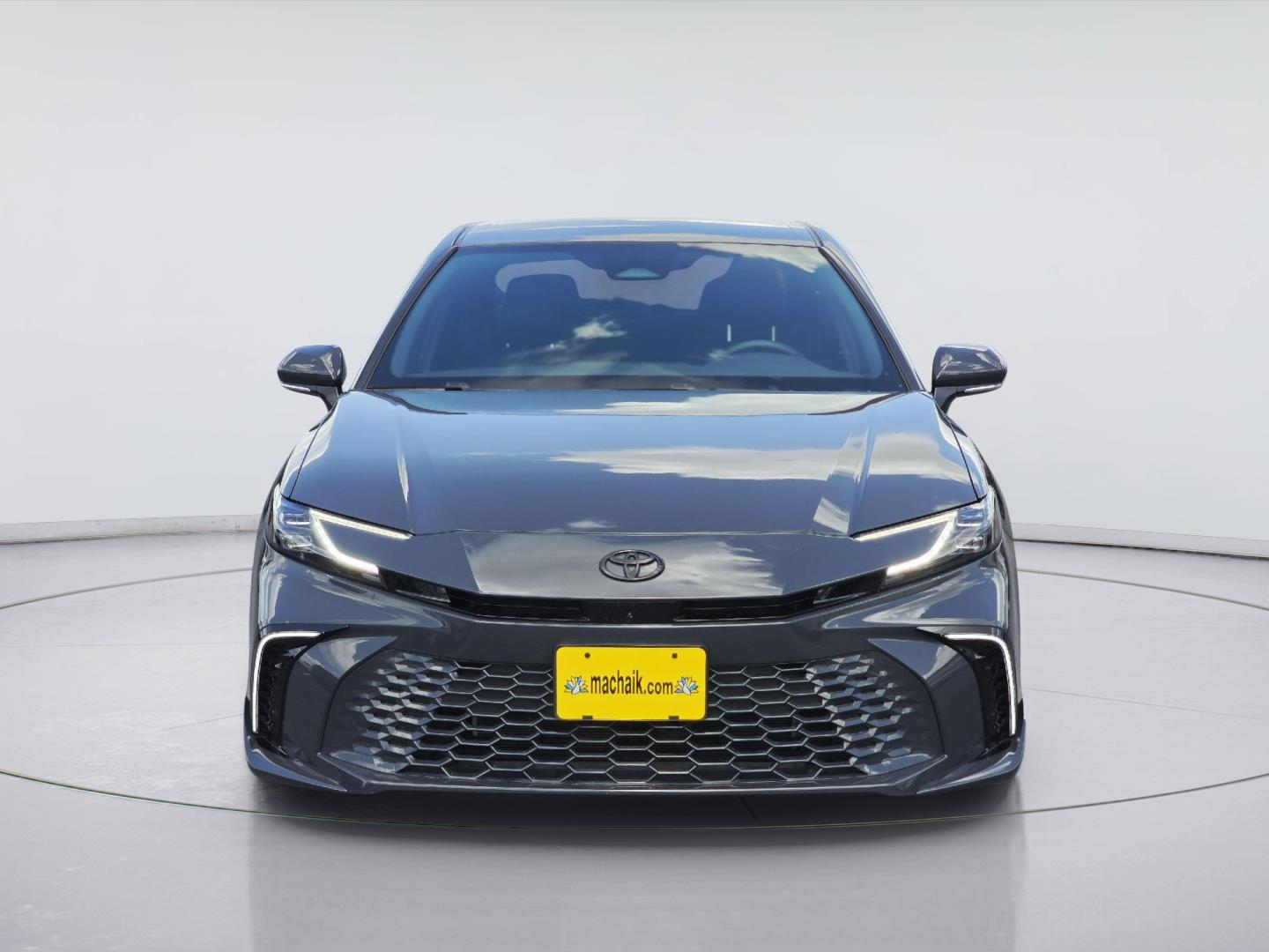 2025 Toyota Camry photo 2 of 35