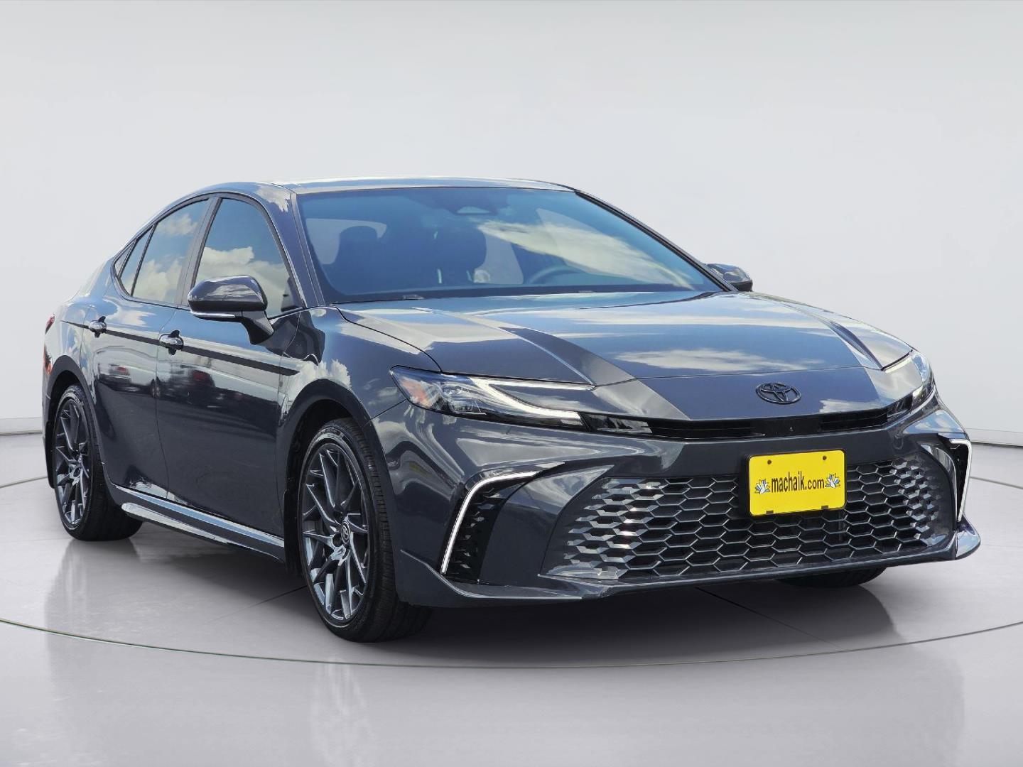 2025 Toyota Camry photo 3 of 35