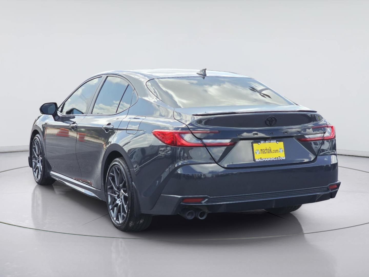 2025 Toyota Camry photo 7 of 35