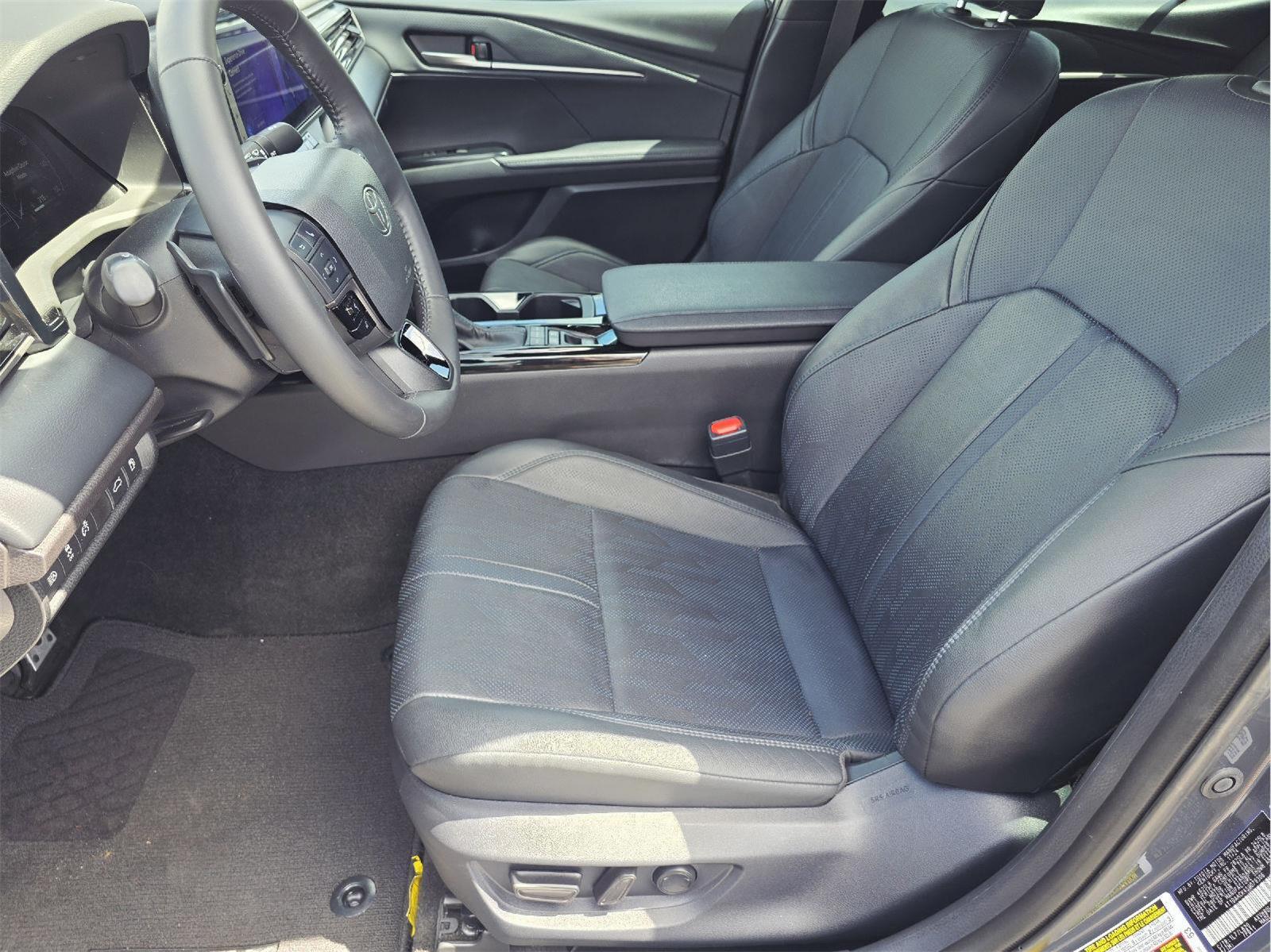 2025 Toyota Camry photo 13 of 35