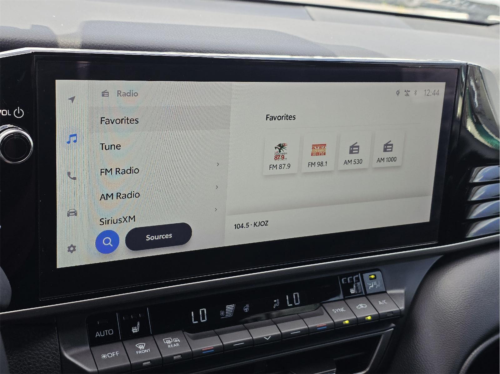 2025 Toyota Camry photo 21 of 35