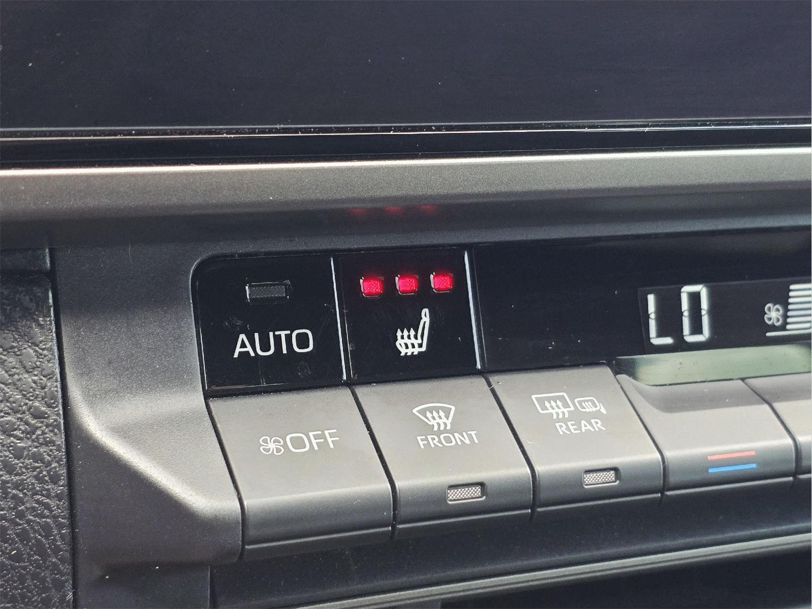 2025 Toyota Camry photo 23 of 35