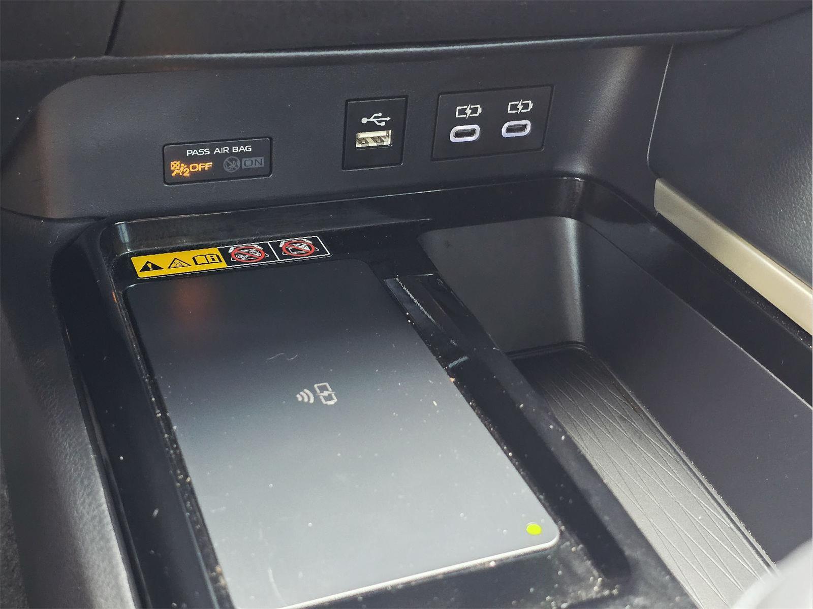 2025 Toyota Camry photo 24 of 35