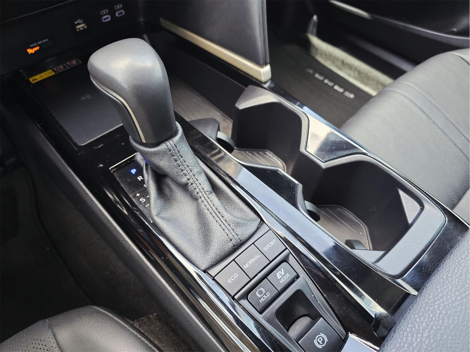 2025 Toyota Camry photo 25 of 35