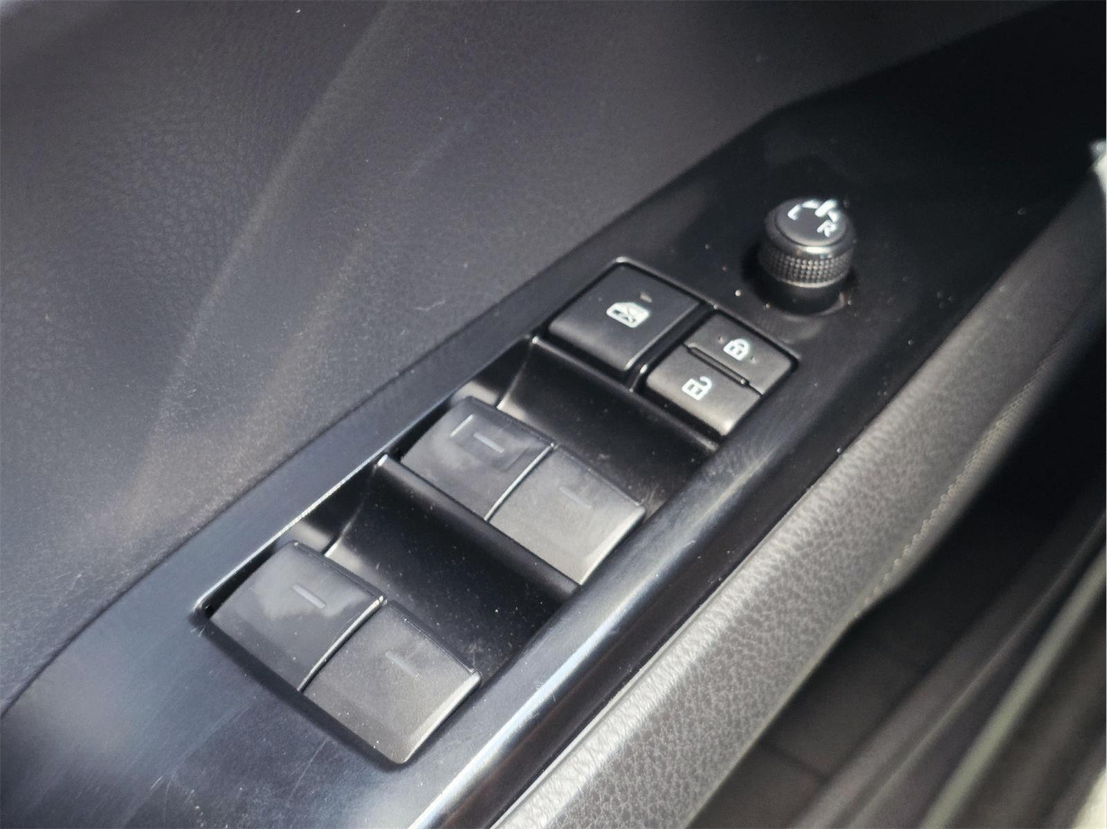 2025 Toyota Camry photo 29 of 35