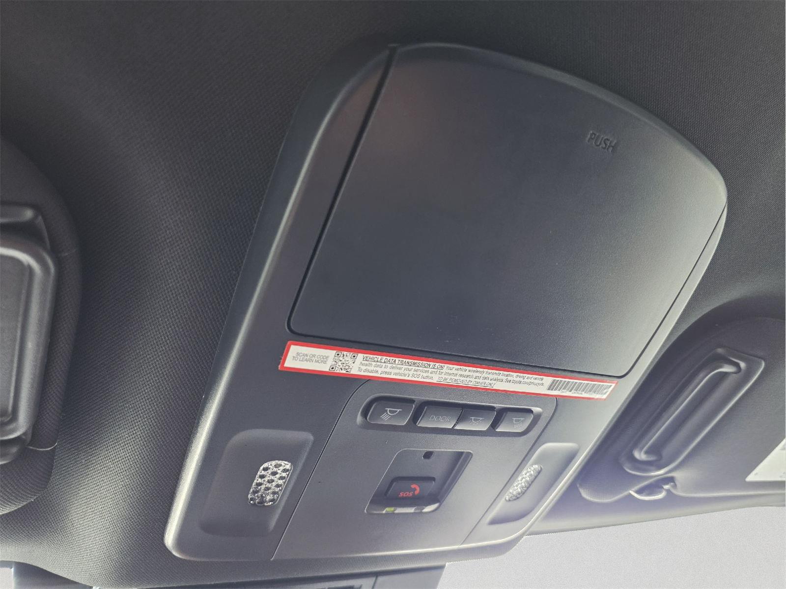 2025 Toyota Camry photo 31 of 35