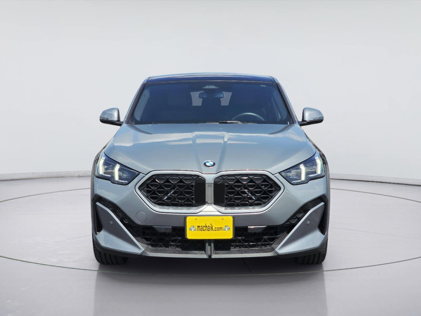 2025 BMW X2 photo 2 of 35