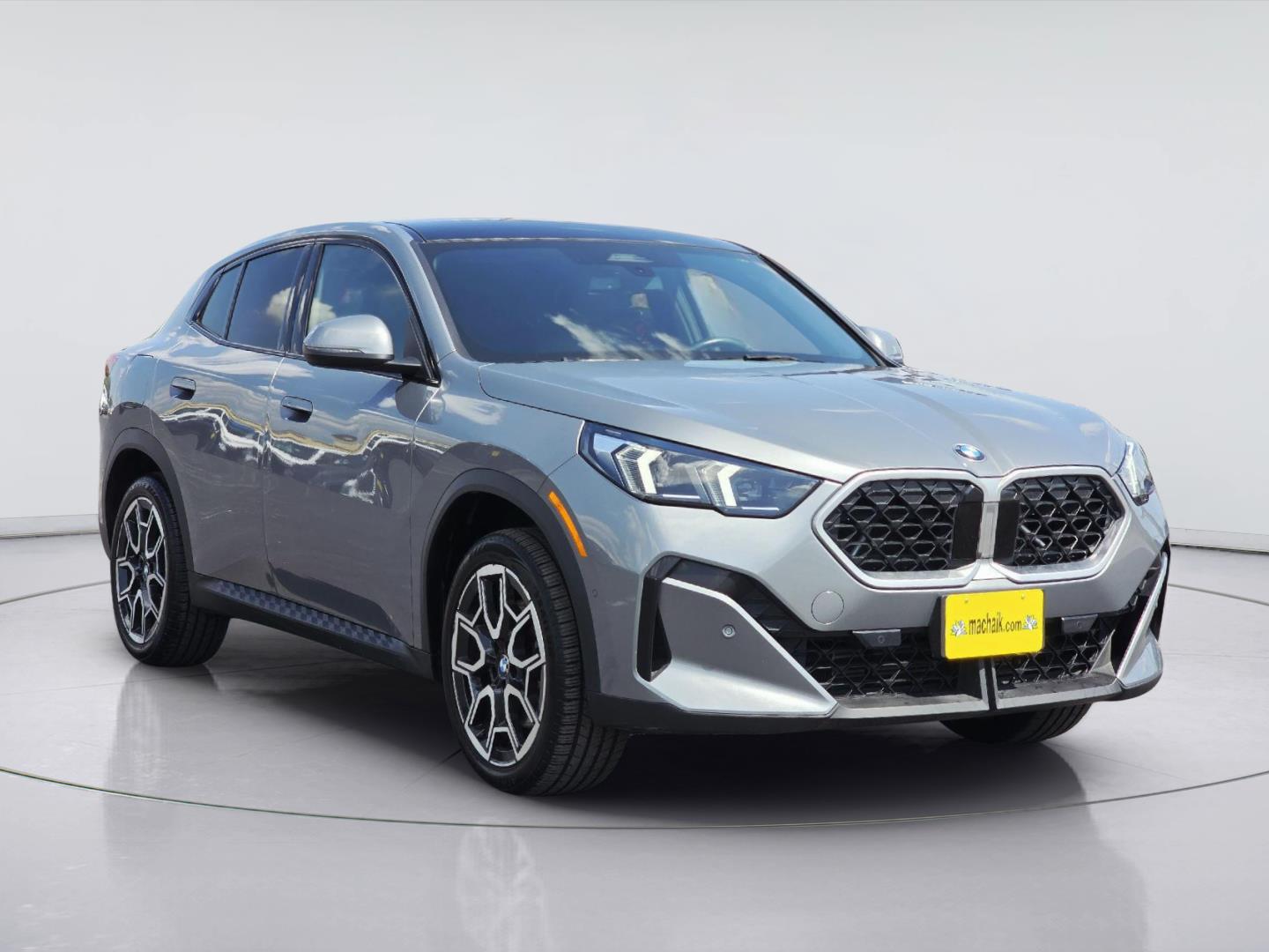2025 BMW X2 photo 3 of 35