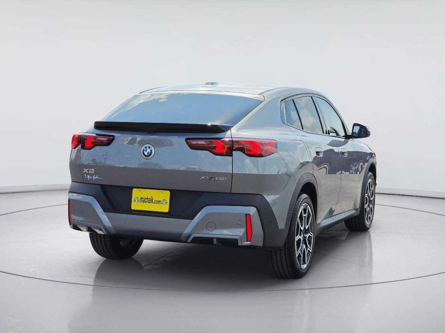 2025 BMW X2 photo 4 of 35