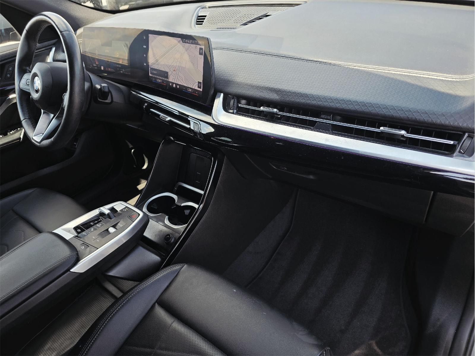 2025 BMW X2 photo 13 of 35