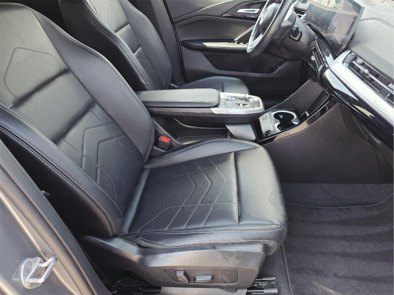 2025 BMW X2 photo 15 of 35