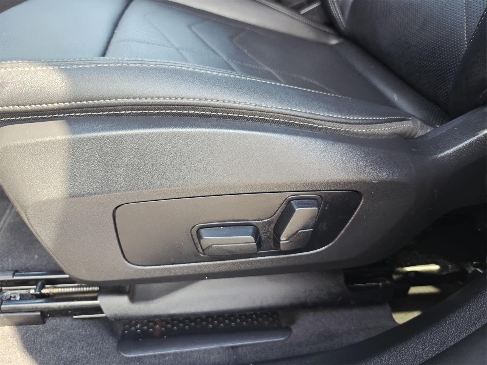 2025 BMW X2 photo 17 of 35