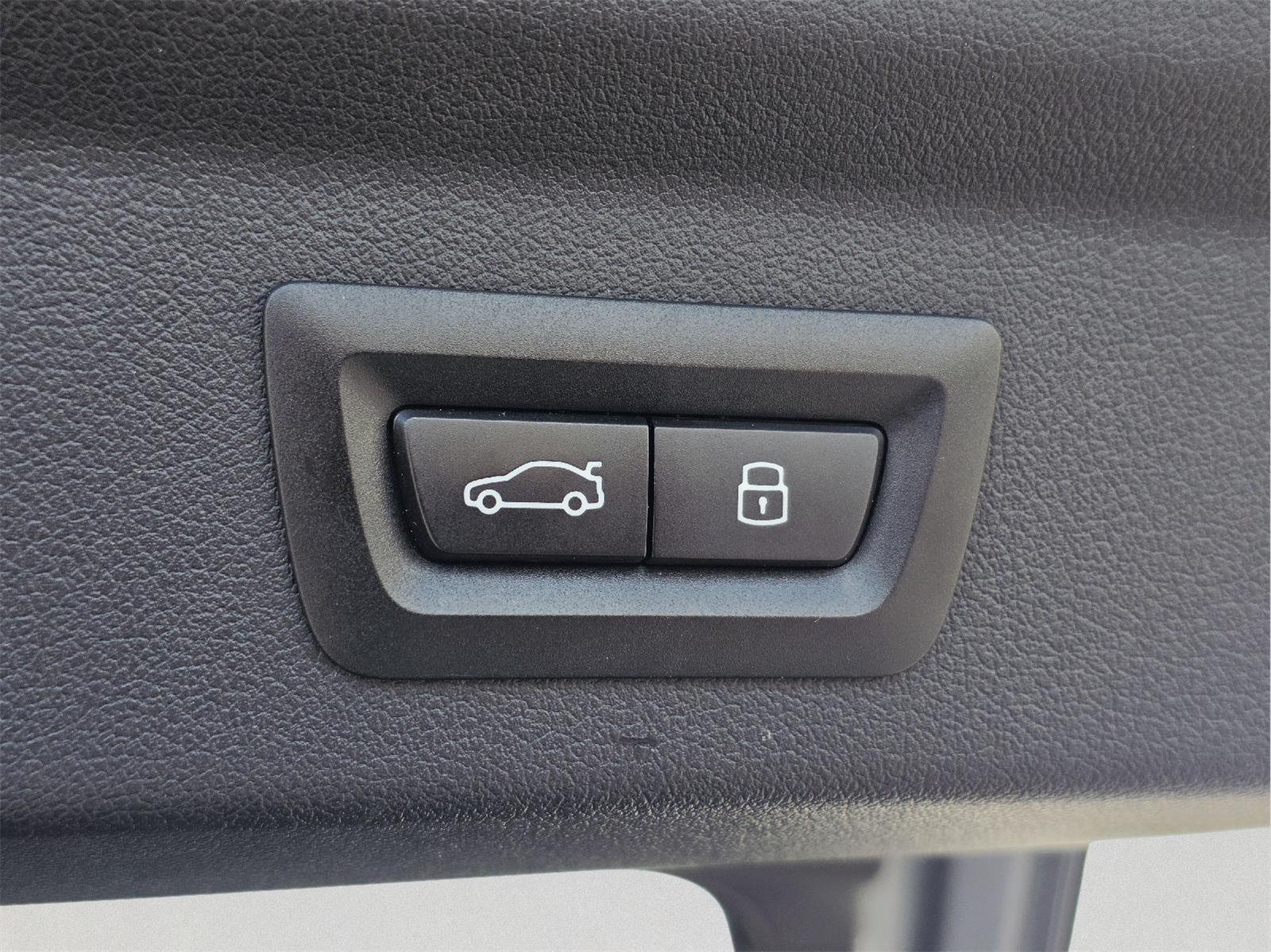 2025 BMW X2 photo 22 of 35