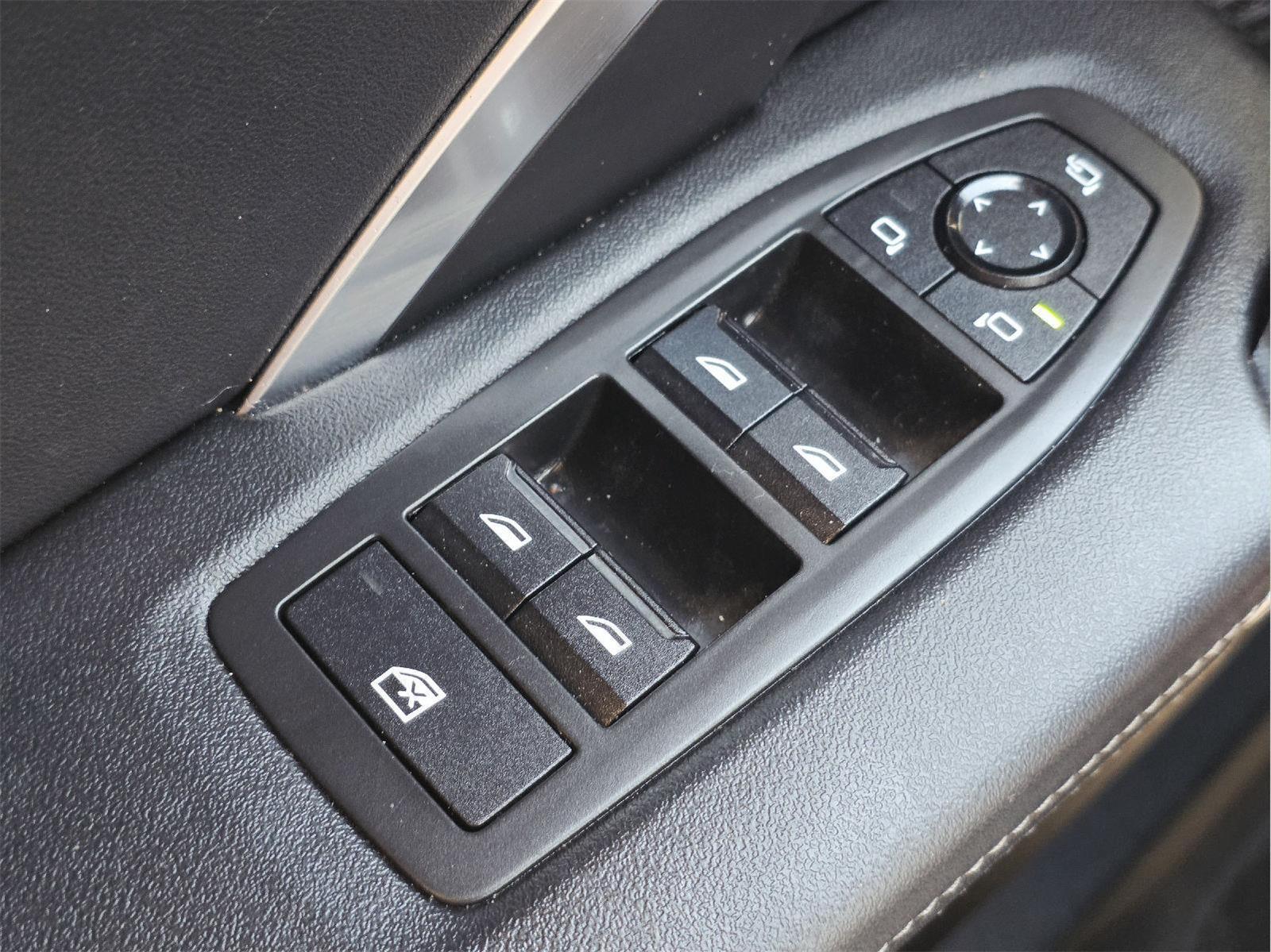 2025 BMW X2 photo 33 of 35