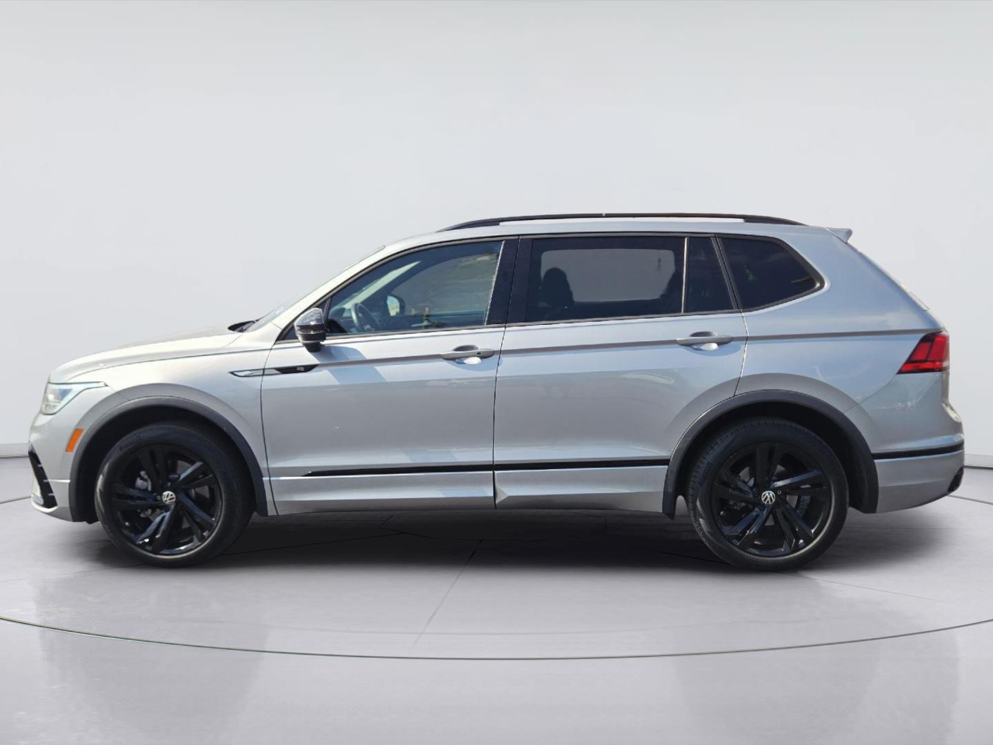 2024 Volkswagen Tiguan SE R-Line Black at Helfman Ford
