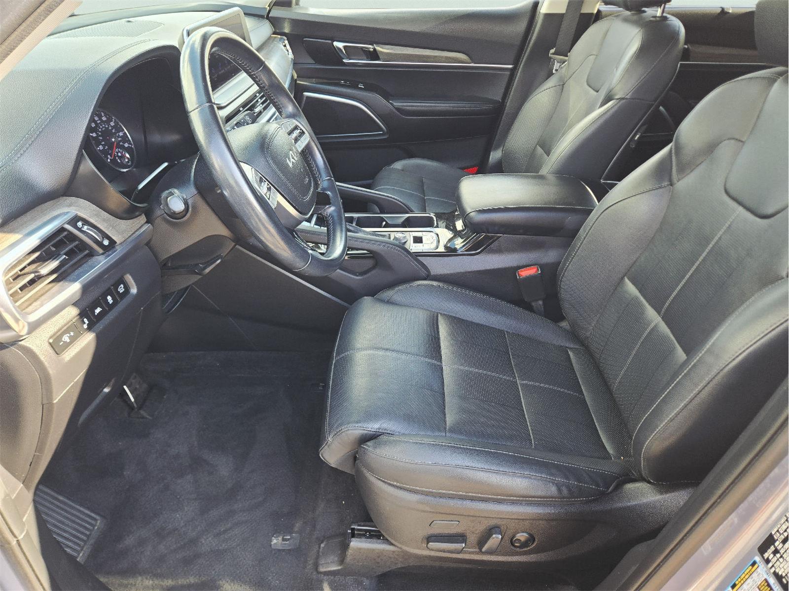 2022 Kia Telluride photo 12 of 35