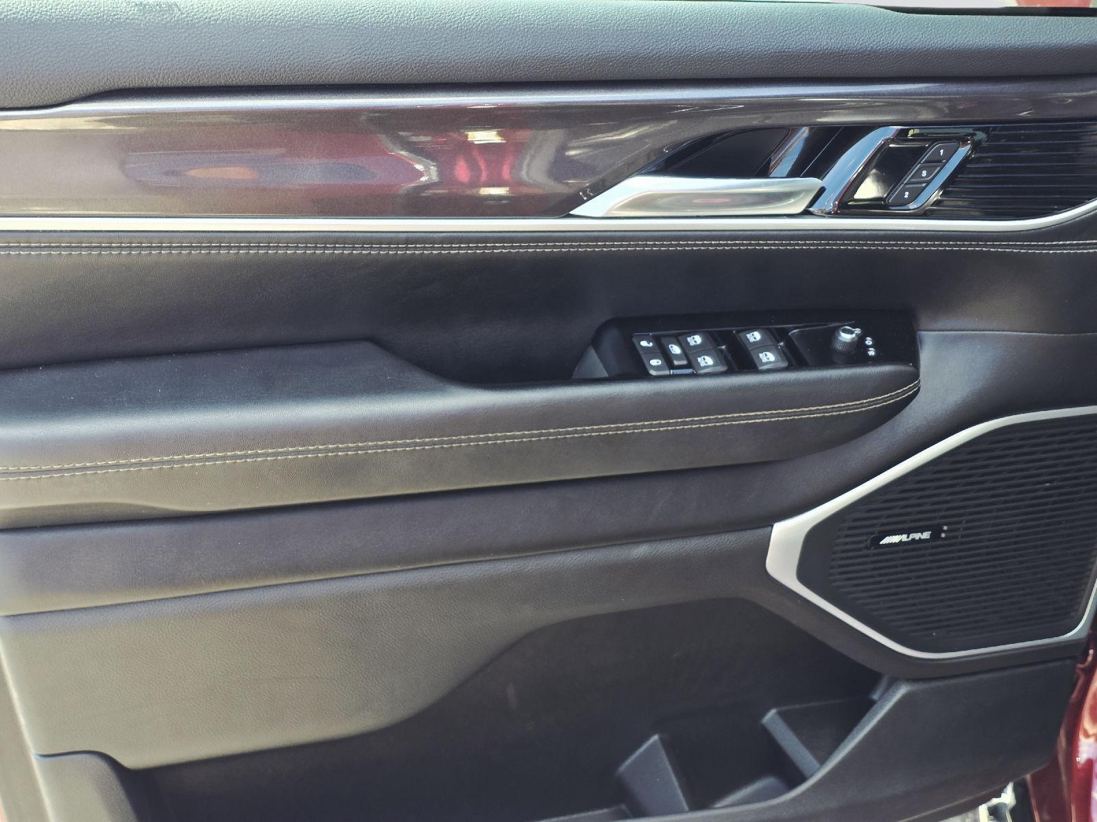 2023 Jeep Wagoneer photo 15 of 37