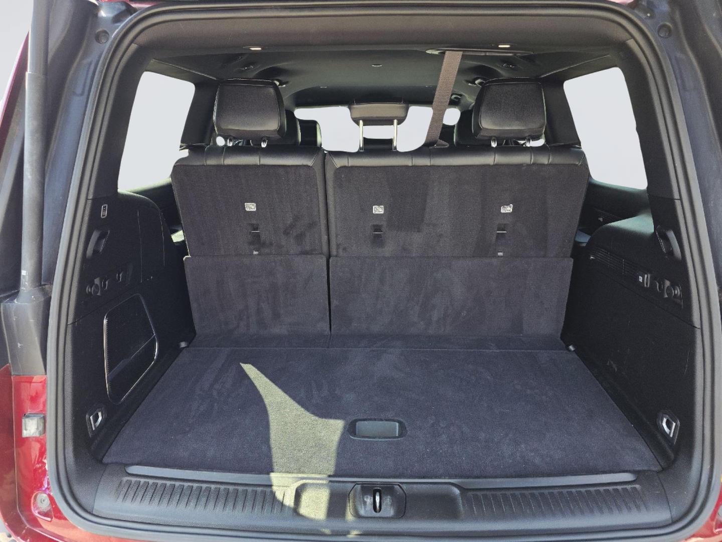 2023 Jeep Wagoneer photo 19 of 37