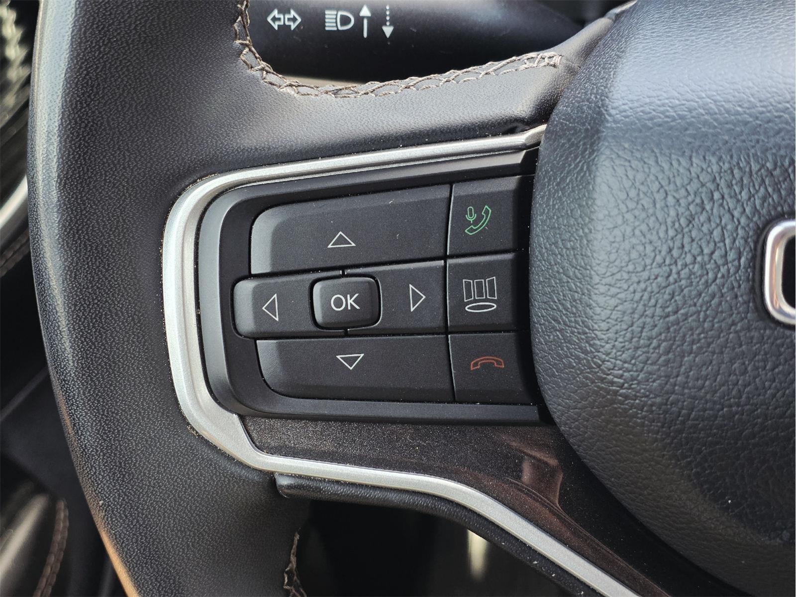 2023 Jeep Wagoneer photo 32 of 37