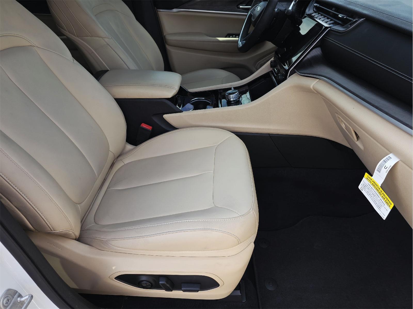 2023 Jeep Grand Cherokee L photo 15 of 35