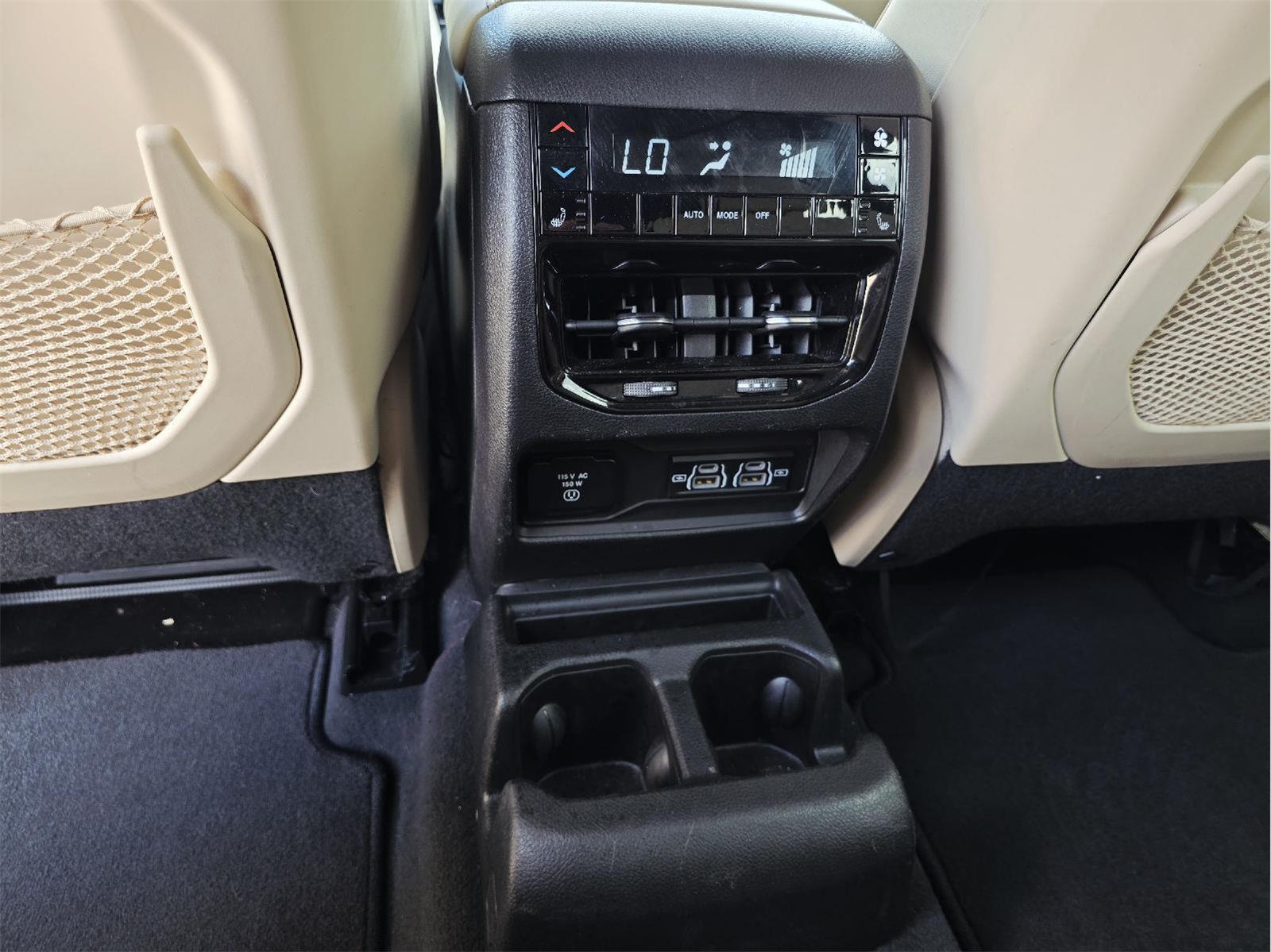 2023 Jeep Grand Cherokee L photo 20 of 35