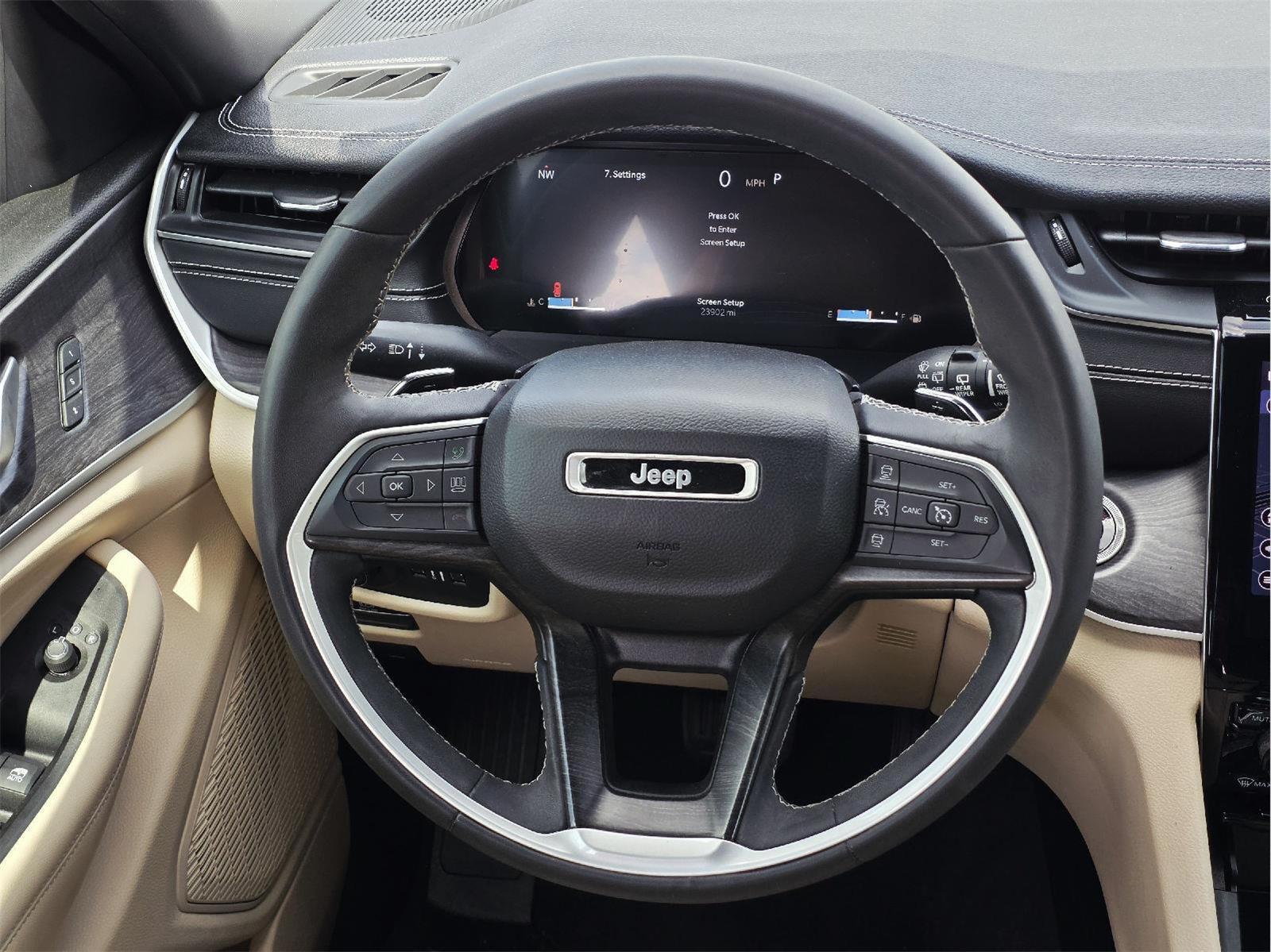 2023 Jeep Grand Cherokee L photo 30 of 35