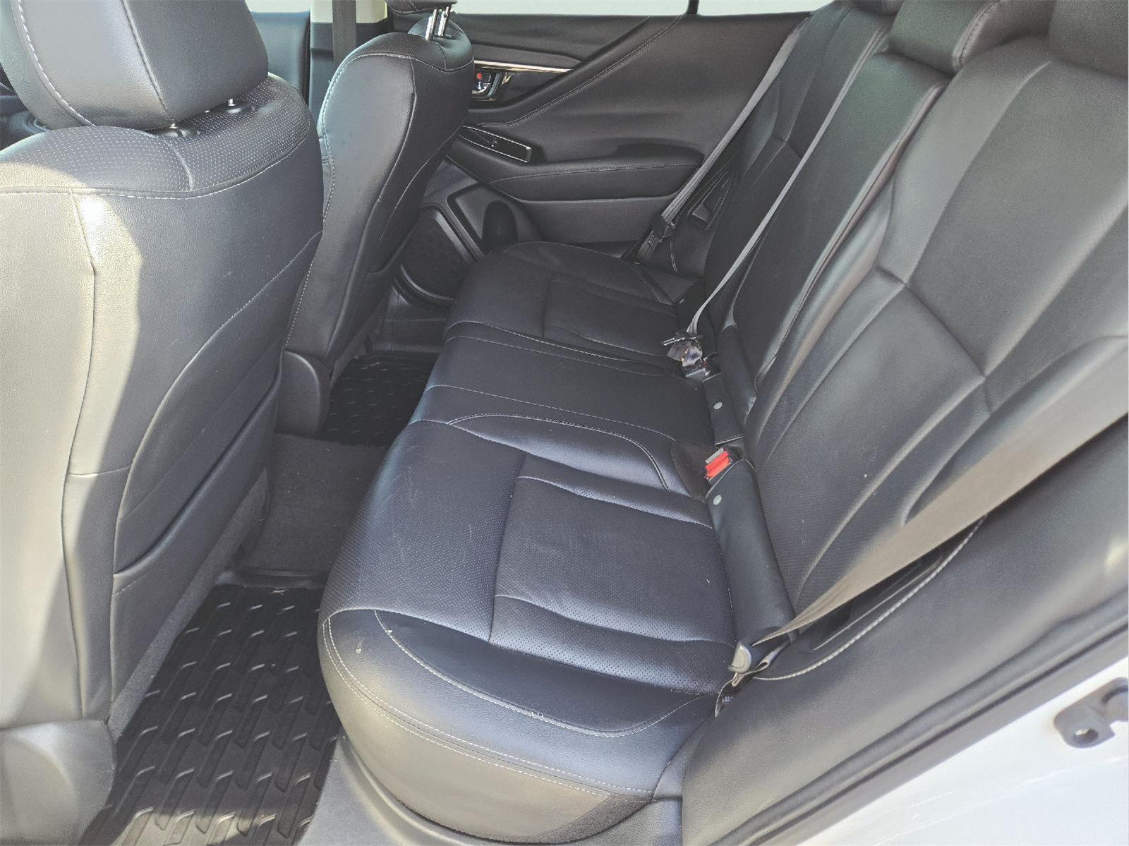 2021 Subaru Outback photo 18 of 37