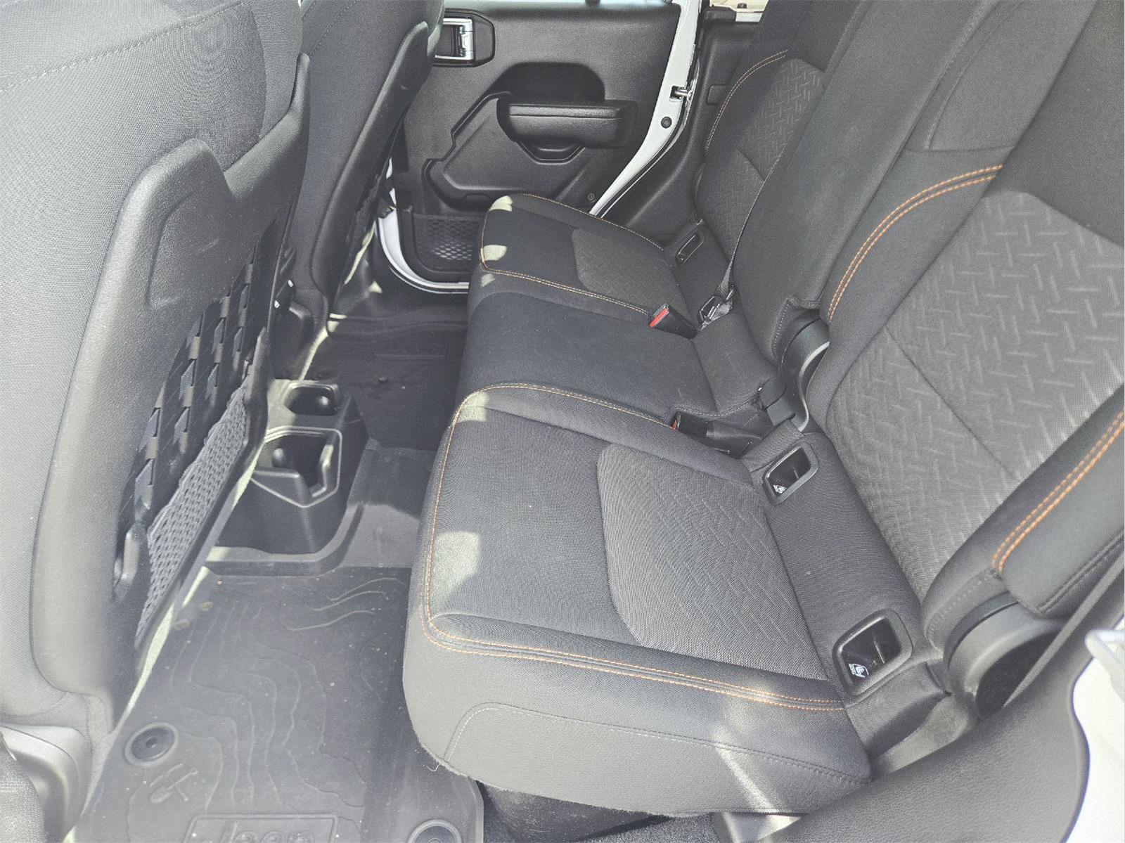2022 JEEP GLADIATOR photo 18 of 34