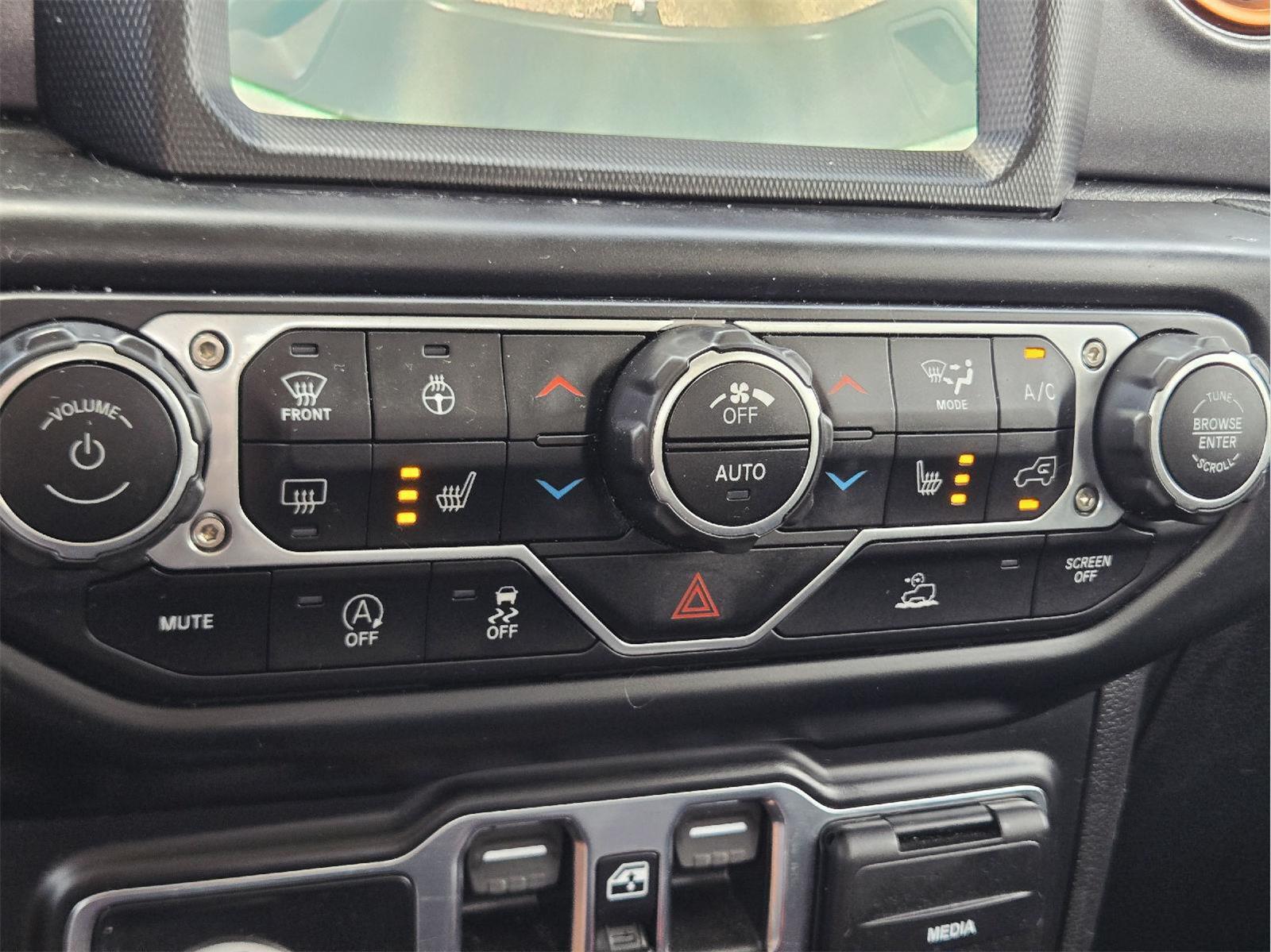 2022 JEEP GLADIATOR photo 25 of 34