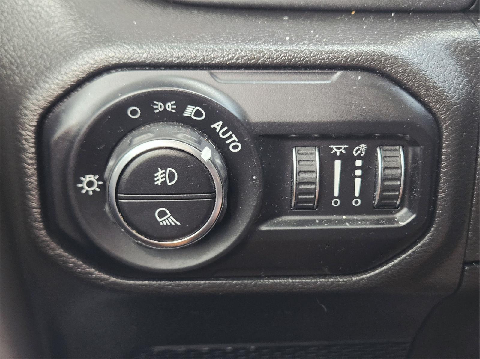 2022 JEEP GLADIATOR photo 32 of 34