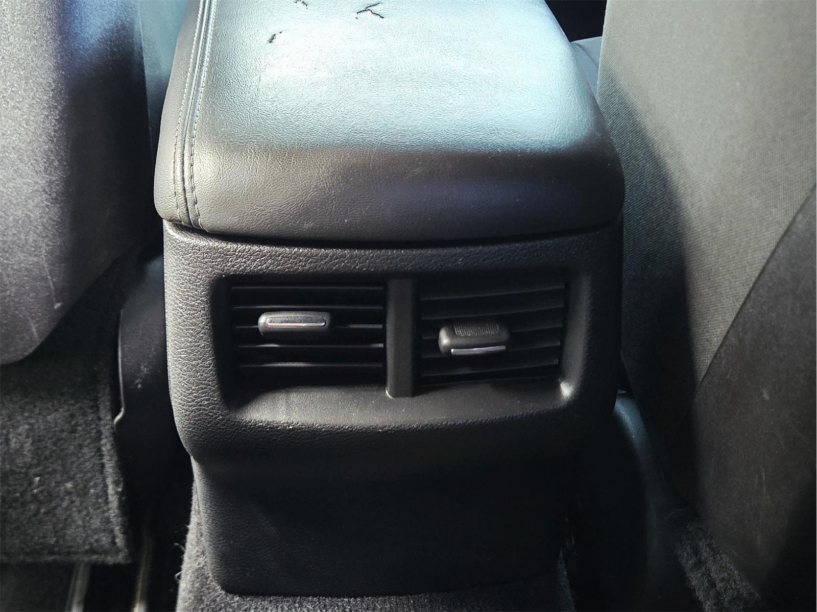 2019 Dodge Challenger photo 20 of 36