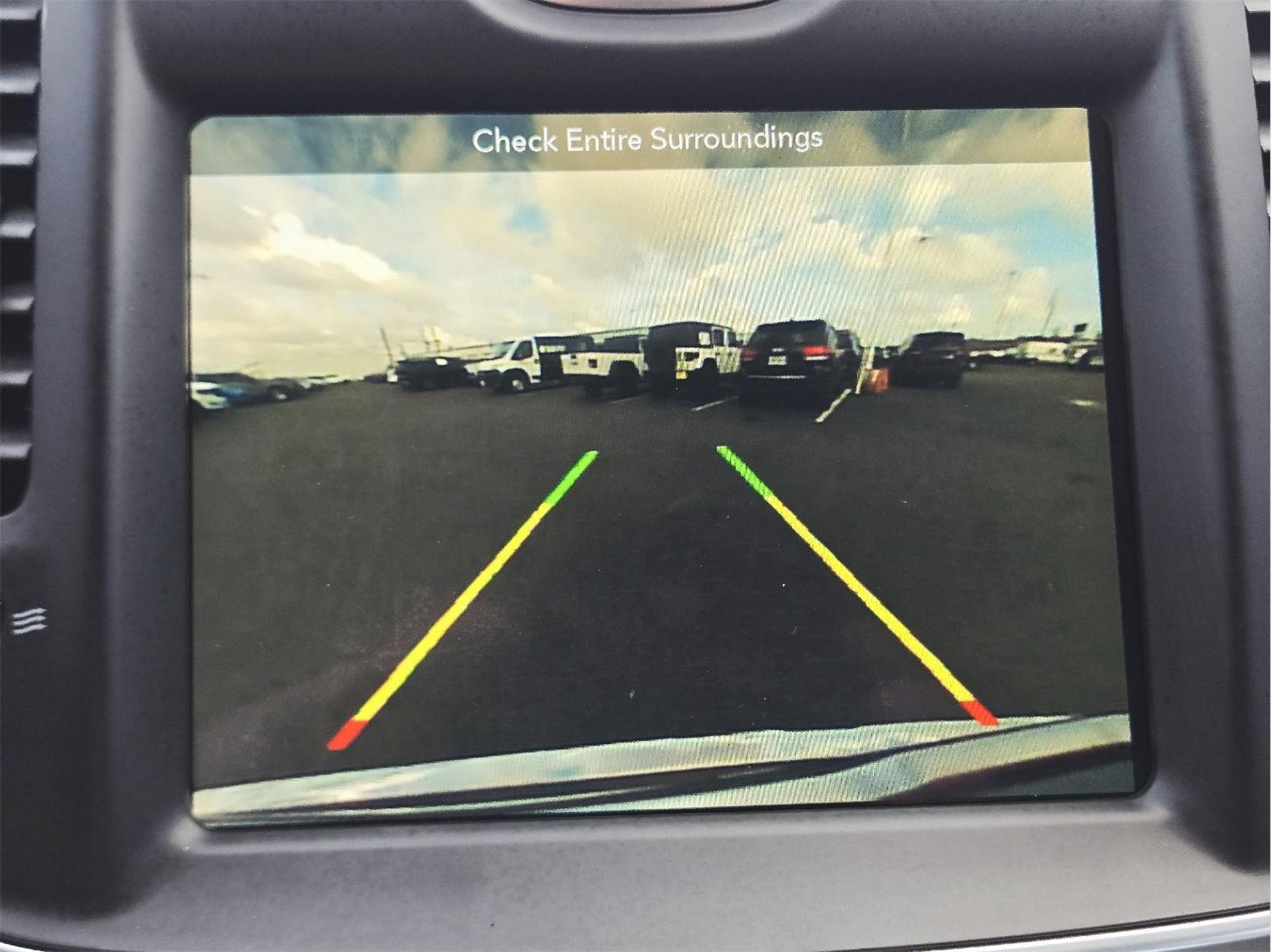 2018 Chrysler 300 photo 25 of 36
