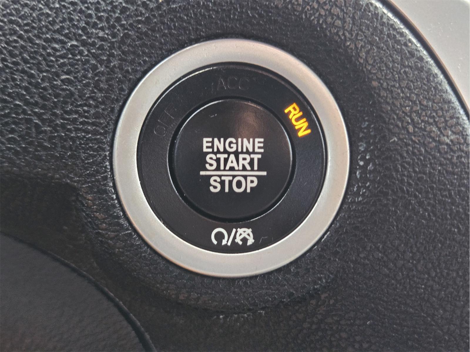 2018 Chrysler 300 photo 26 of 36
