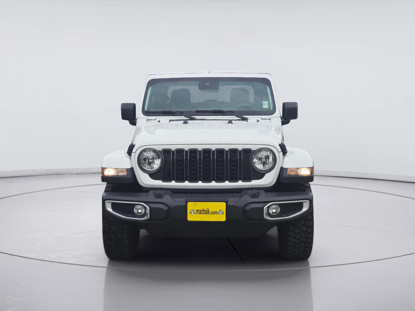 2024 Jeep Gladiator photo 2 of 35