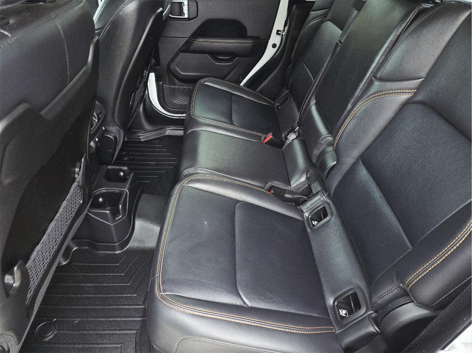 2024 Jeep Gladiator photo 18 of 35